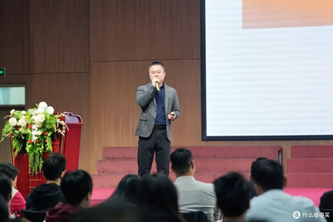 破局湾区,共赢未来!红棉花广佛肇300人大会解码“破卷”新范式