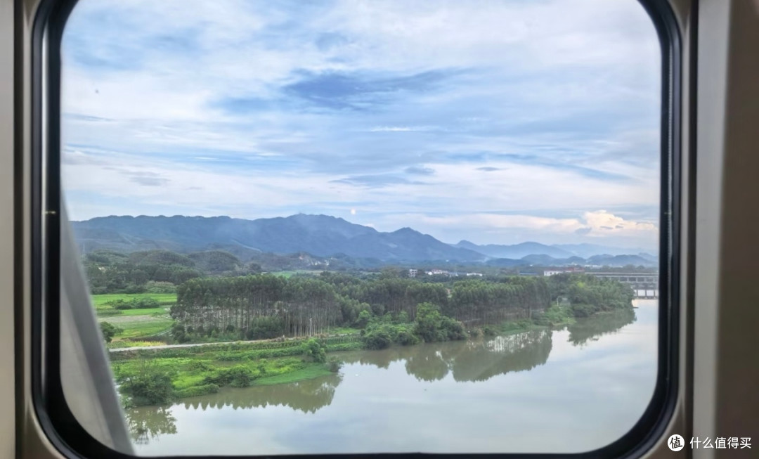 乘火车领略广西自然之美