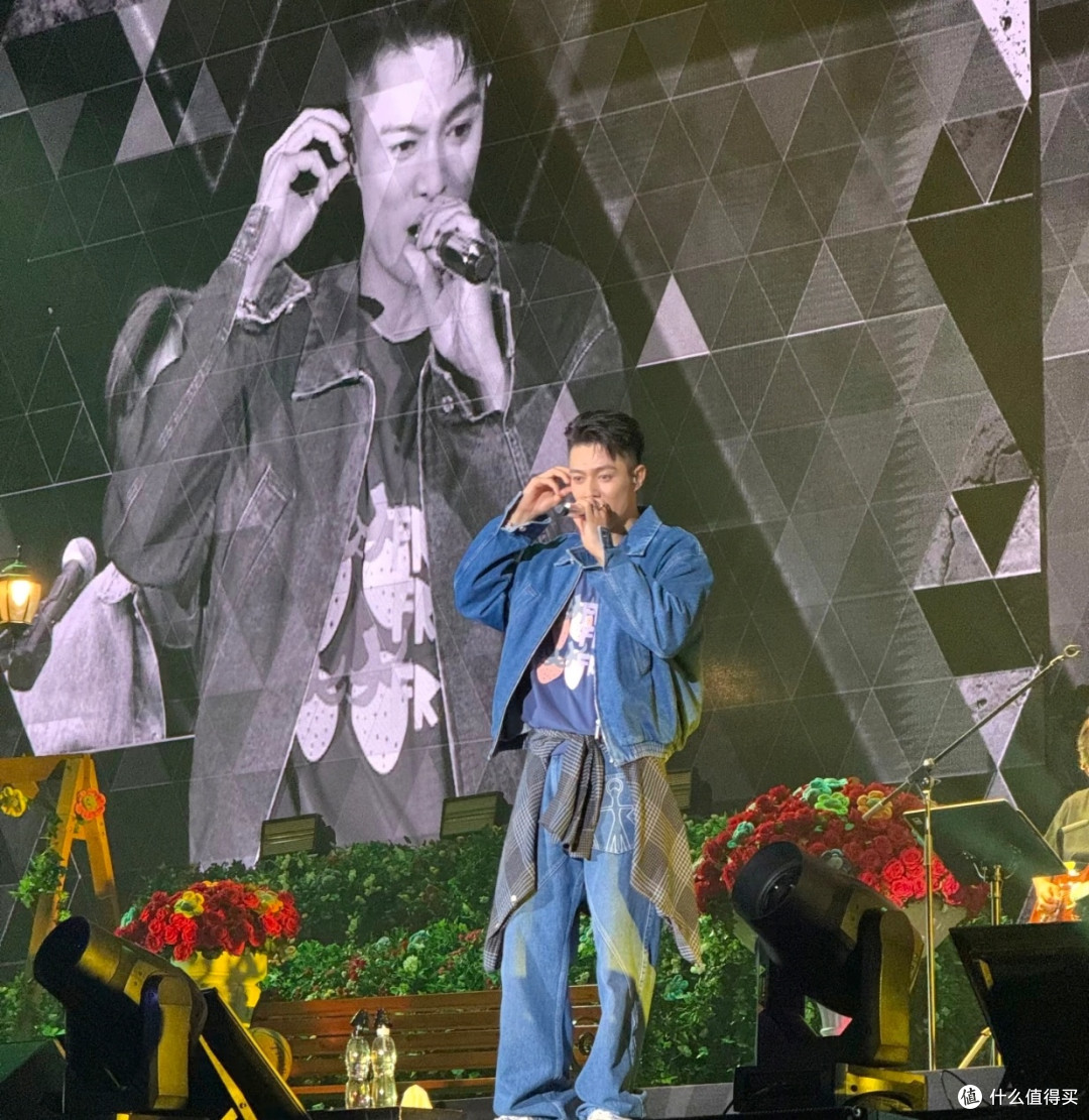 赴南宁听周柏豪演唱会