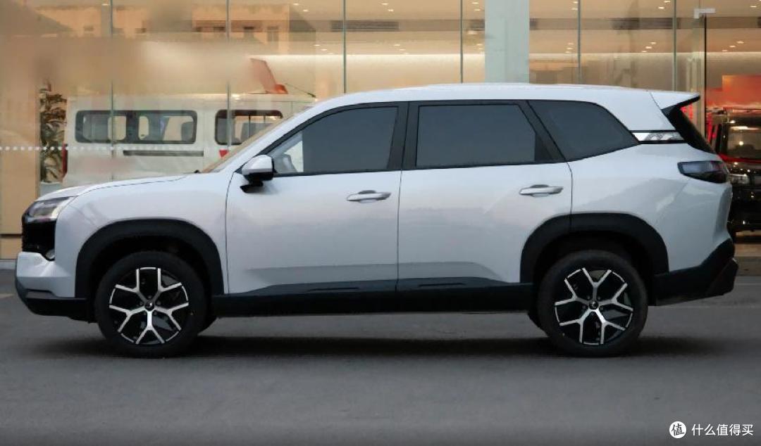 全能家用燃油SUV:星光560动力充沛空间大,售价极具竞争力