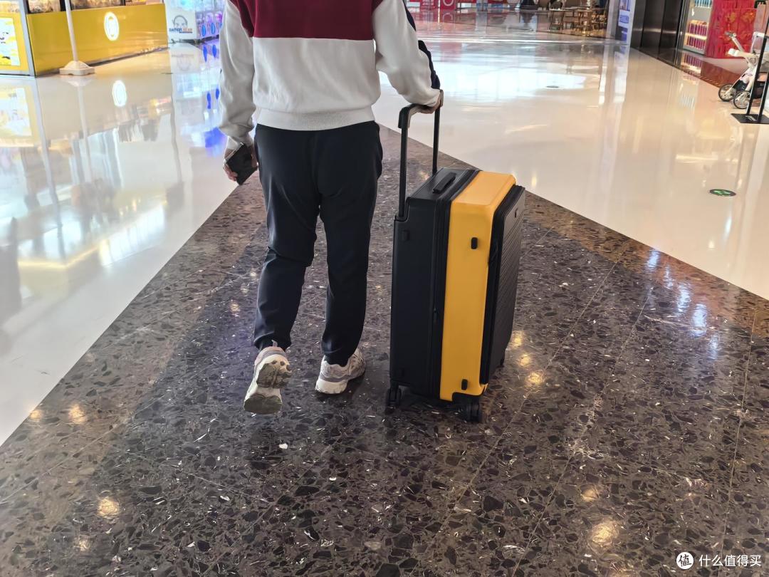 兼顾收纳与仪式感,地平线8号Adventure探索家行李箱伴我行