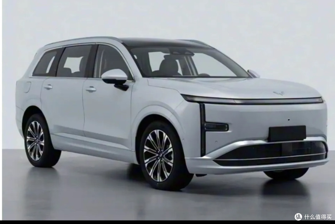 五菱造了一辆帅气SUV!车长4980mm仅5.9L油耗,比丰田威兰达省油