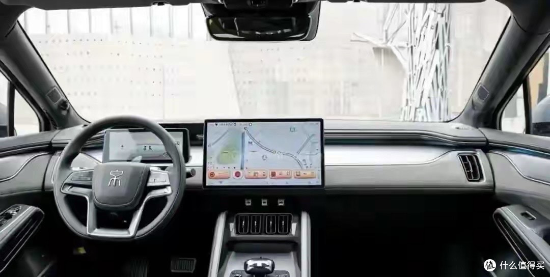 2026 款比亚迪宋 L 亮相,400 马力 + 700km 续航 + 4.8 秒破百