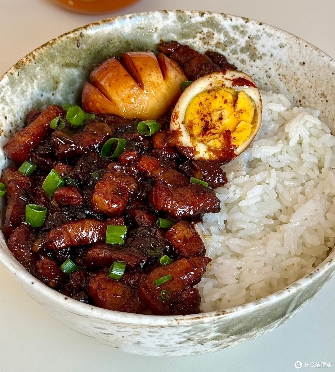 年夜饭上的卤肉饭:团圆的温暖