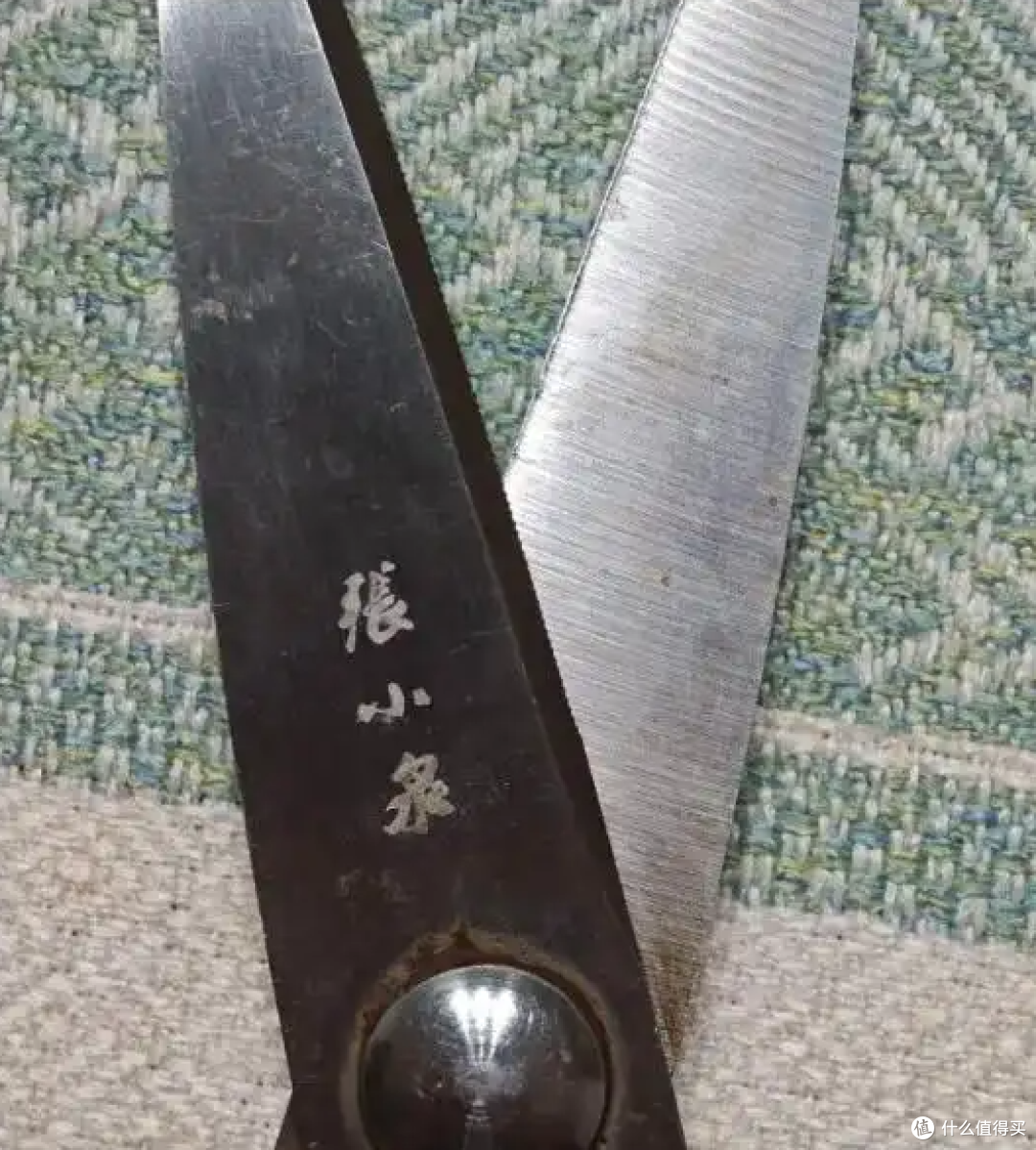 张小泉剪鱼剪断手柄,用1年就崩,客服只说“已登记”