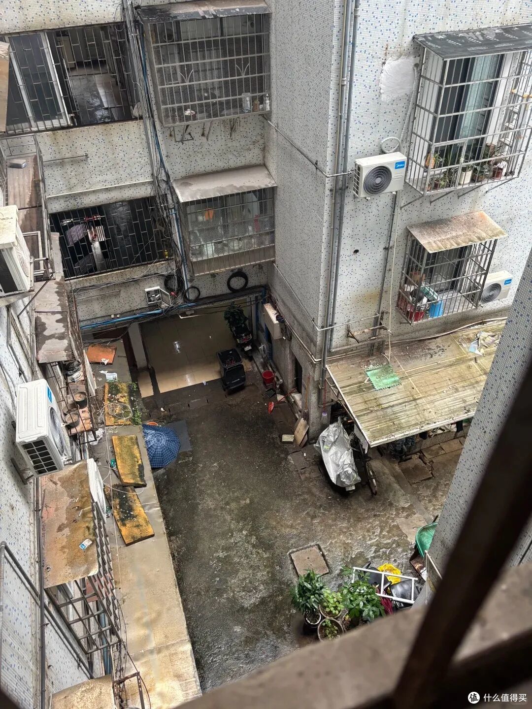 有种痛苦叫买了个“老破小”,本以为捡漏,结果卖不出,也不想住