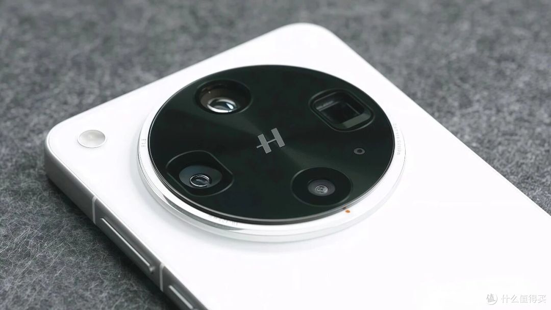 OPPOFindX9Ultra真机谍照流出:双2亿像素+10倍光变+300mm增距镜