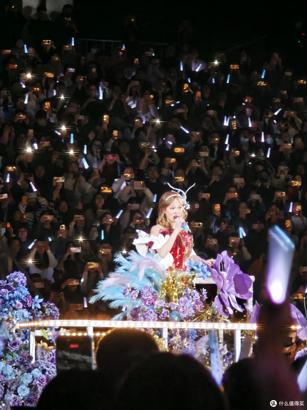 为张韶涵赴厦门:2026的第一份力量,藏在鹭岛的星光里