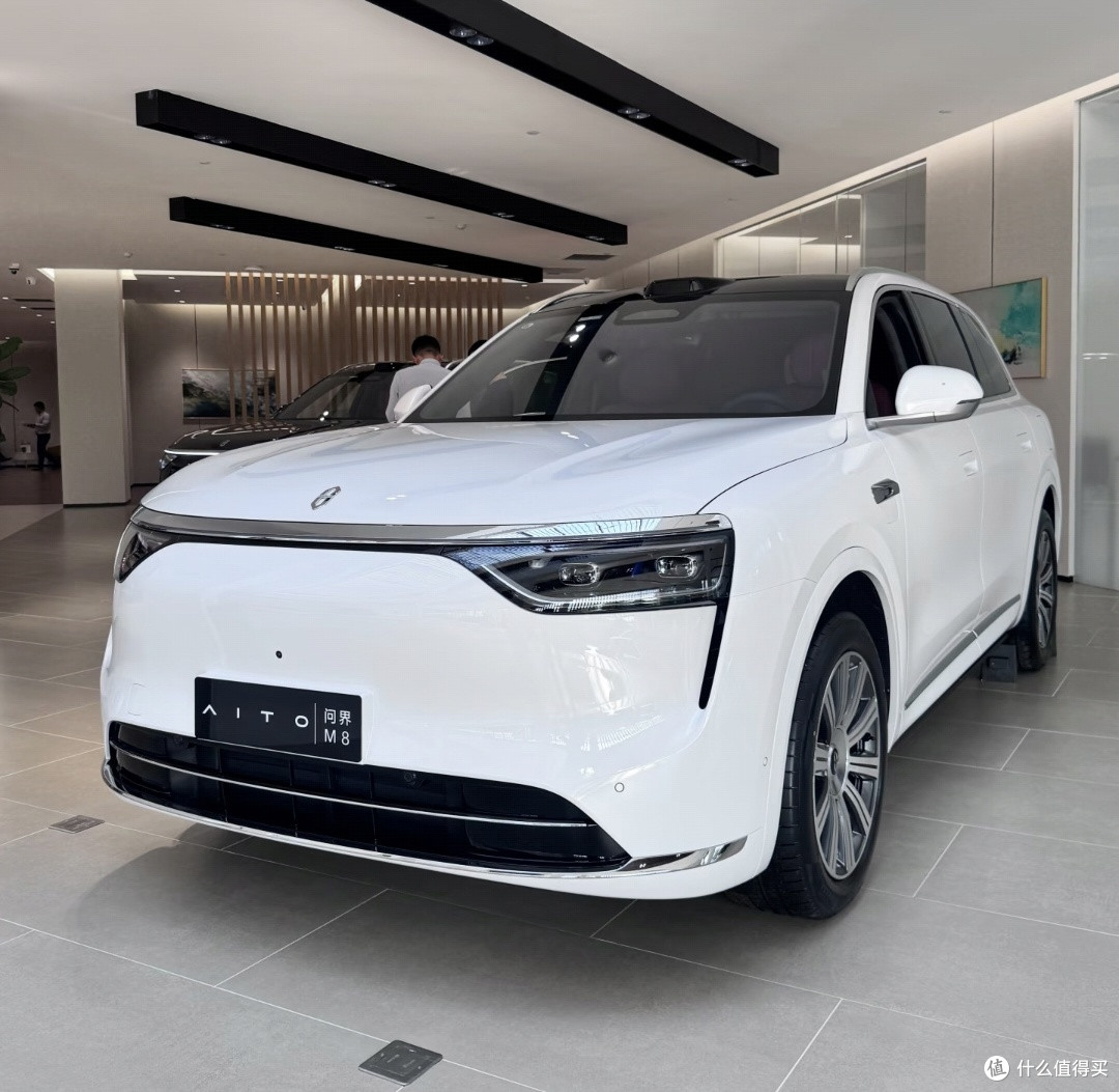 问界M8:智能体验与家庭友好设计