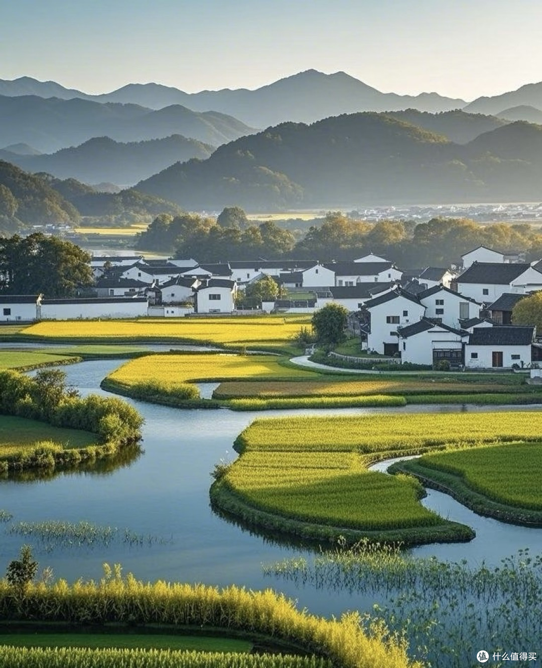 铁轨上的国画长卷：从杏花烟雨到瀚海孤烟