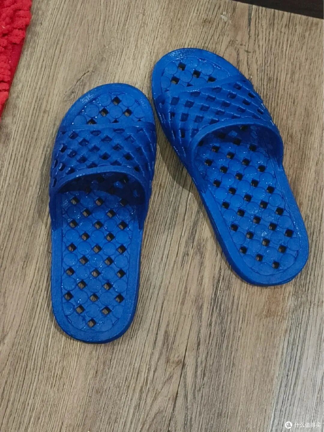 住酒店,躲过了花洒和烧水壶,却没躲过这8样东西,太扎心了