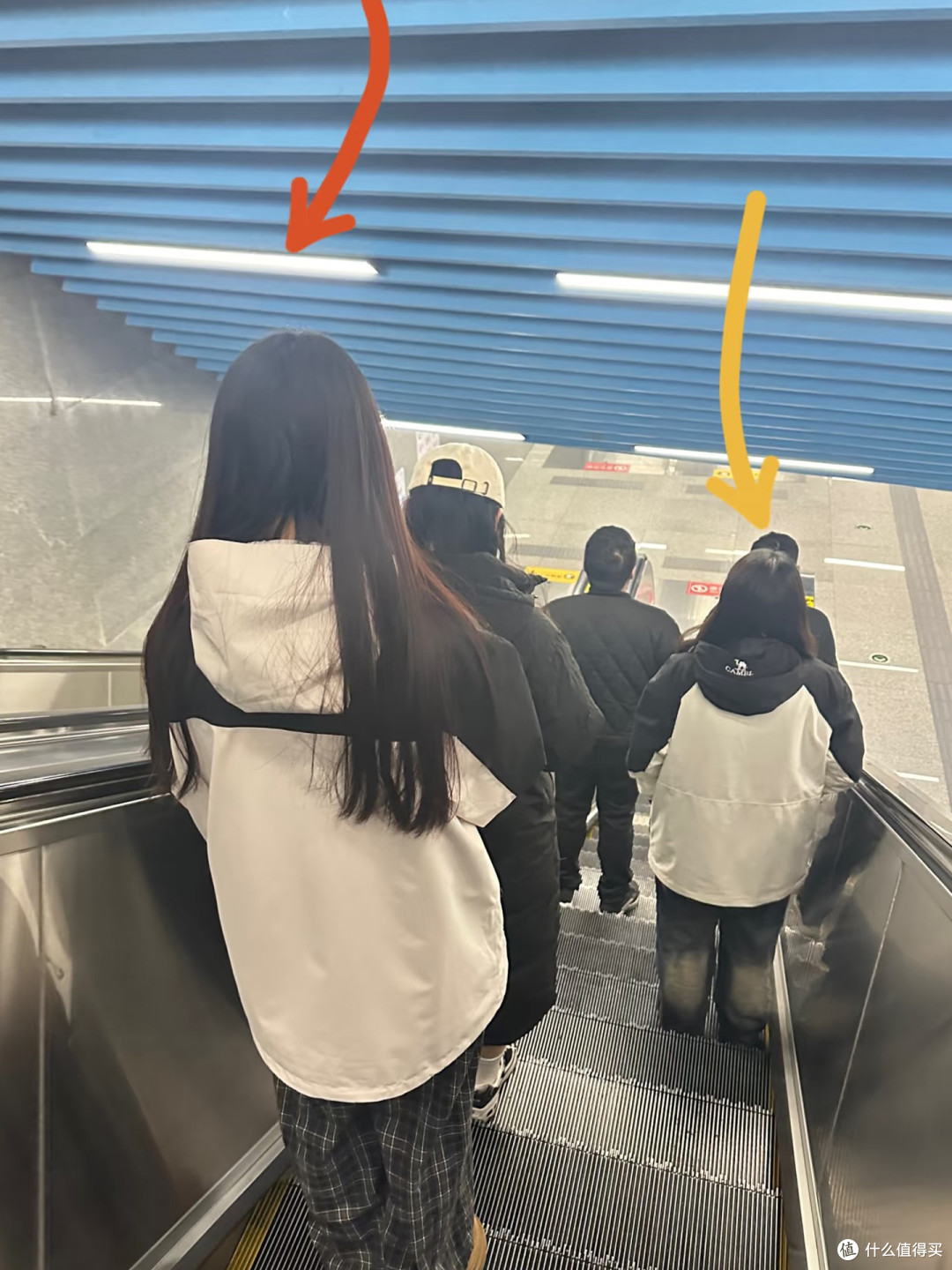 现在没人穿骆驼、凯乐石,都在穿可隆、始祖鸟,解锁冲锋衣的潮流