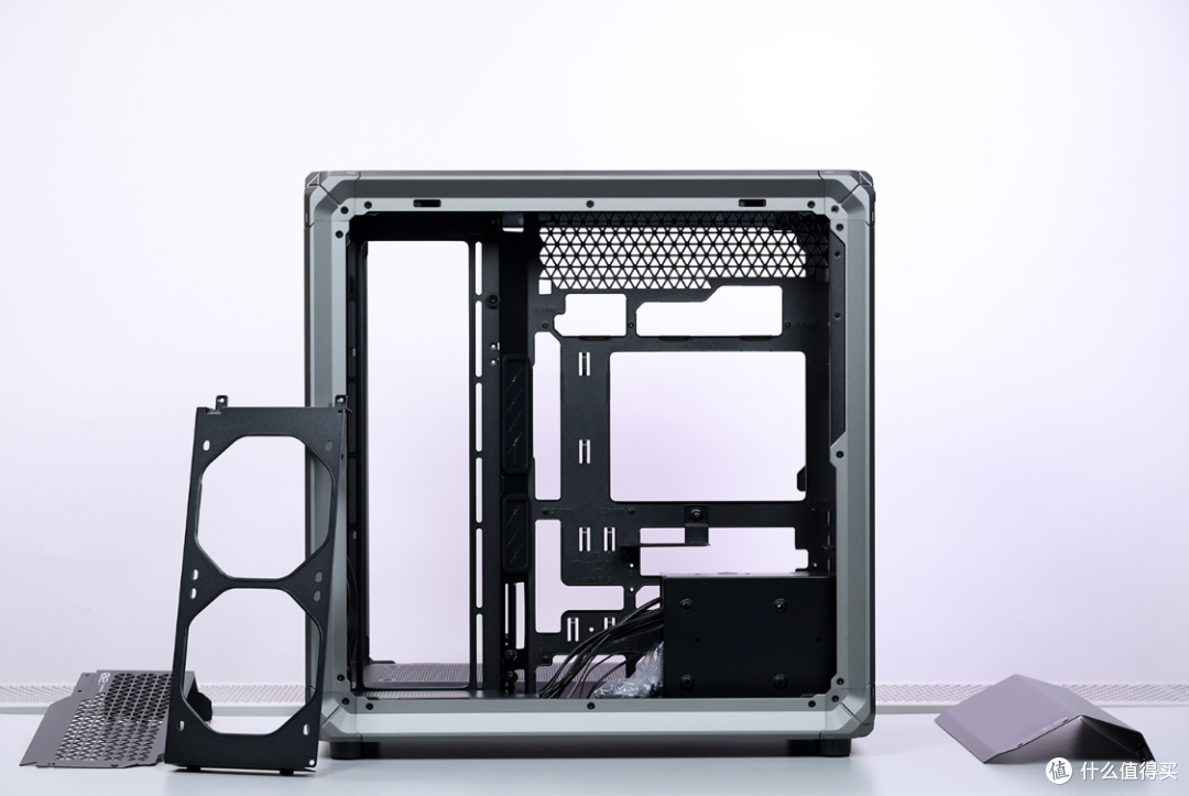预算2.5W帮朋友装台高配主机:9800X3D+5080名人堂+乔思伯X400PRO