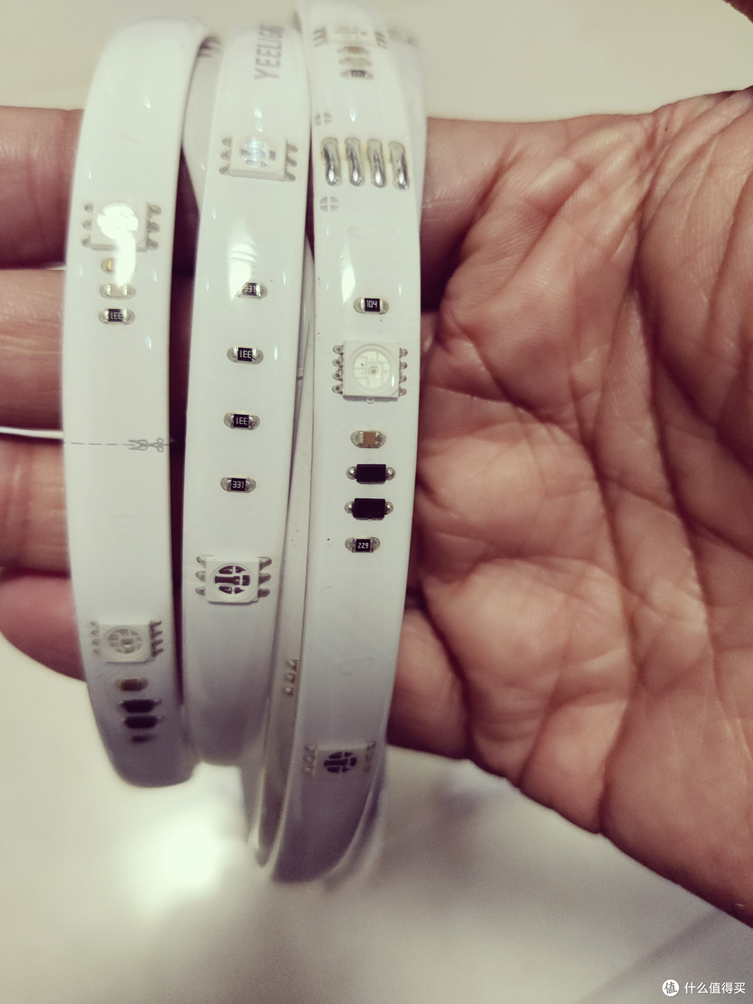 禾斗学捡漏:Yeelight易来灯带led流水跑马灯幻彩RGB氛围智能自粘