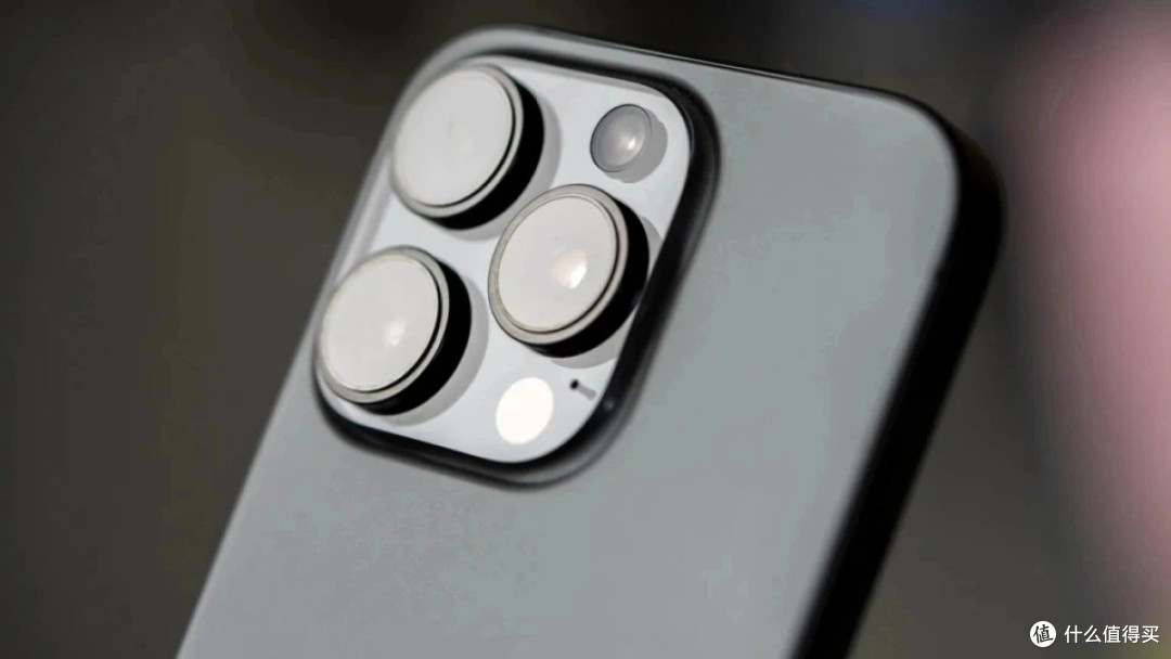 苹果开启“清仓模式”,iPhone16 Pro暴跌3000元,比新机更香了