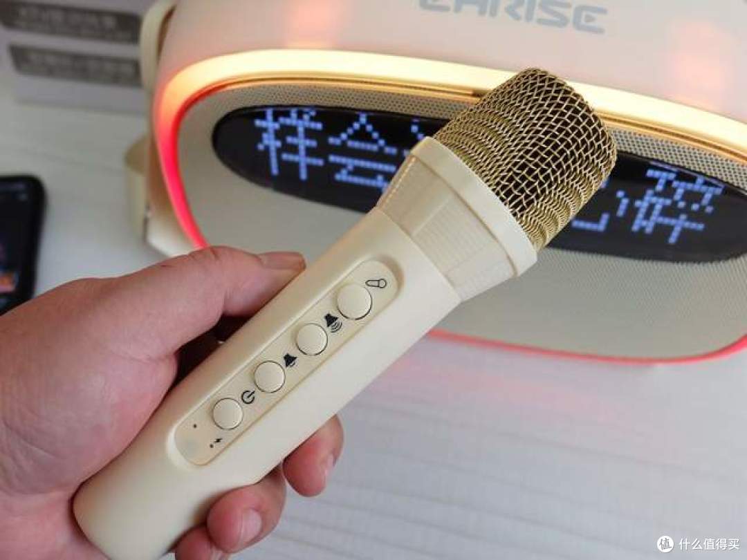 把移动 KTV 揣进背包,雅兰仕 K31蓝牙音箱户外 K 歌太爽了!