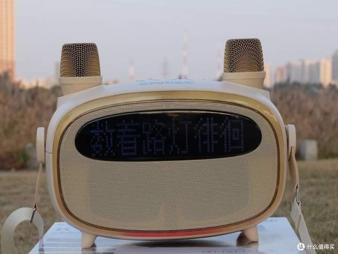 把移动 KTV 揣进背包,雅兰仕 K31蓝牙音箱户外 K 歌太爽了!