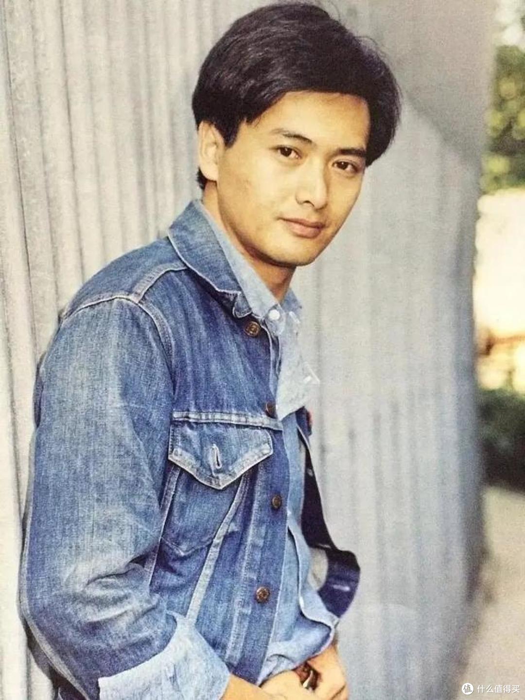 70岁周润发跑马拉松!从年轻就很会穿的男人,年龄反成加分项