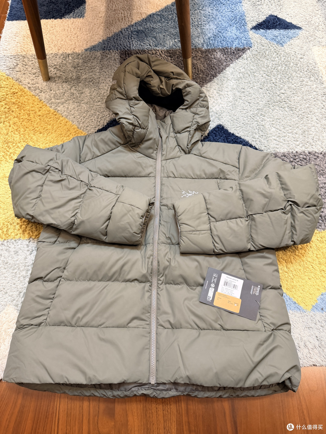 谁能想到今年始祖鸟的排骨服火的一塌糊涂!