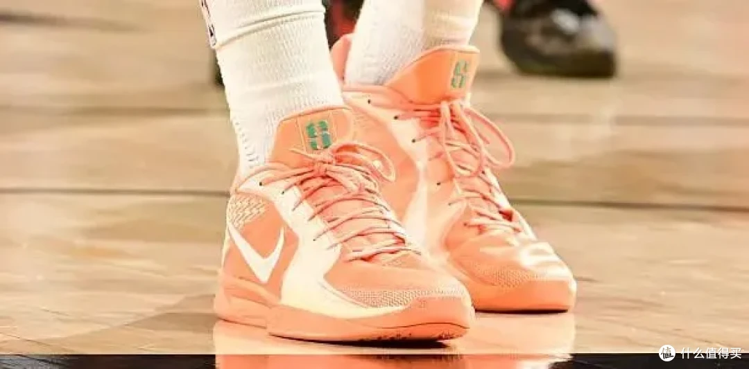 【NBA每日上脚】大结局了?迪子用顶配鞋锁死库里!