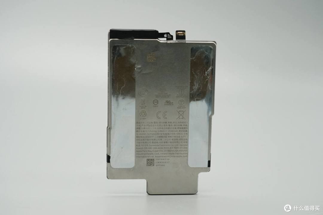 iPhone Air手机内置钢壳叠片电池揭秘！
