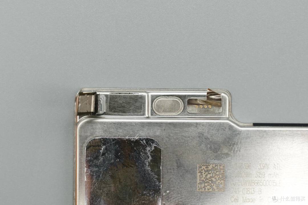iPhone Air手机内置钢壳叠片电池揭秘！