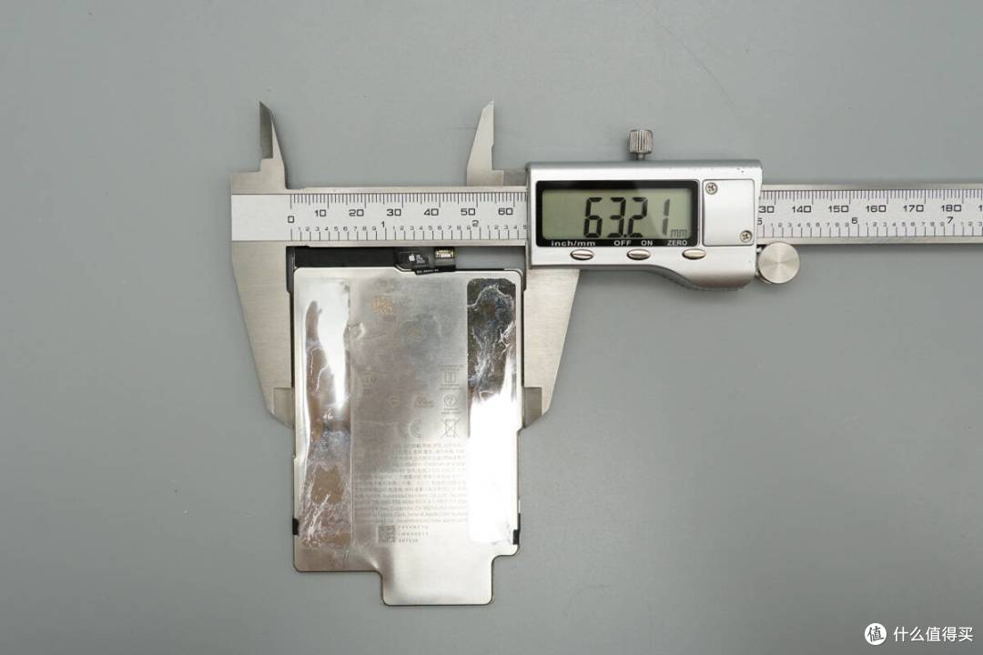 iPhone Air手机内置钢壳叠片电池揭秘！