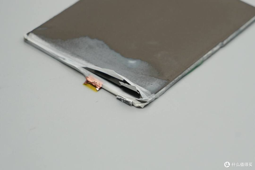 iPhone Air手机内置钢壳叠片电池揭秘！