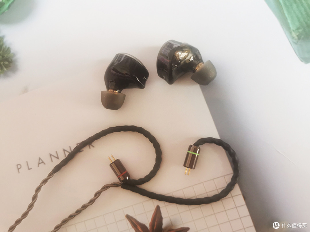 百元级HiFi惊喜之作:西圣入耳式HiFi1有线耳机深度评测