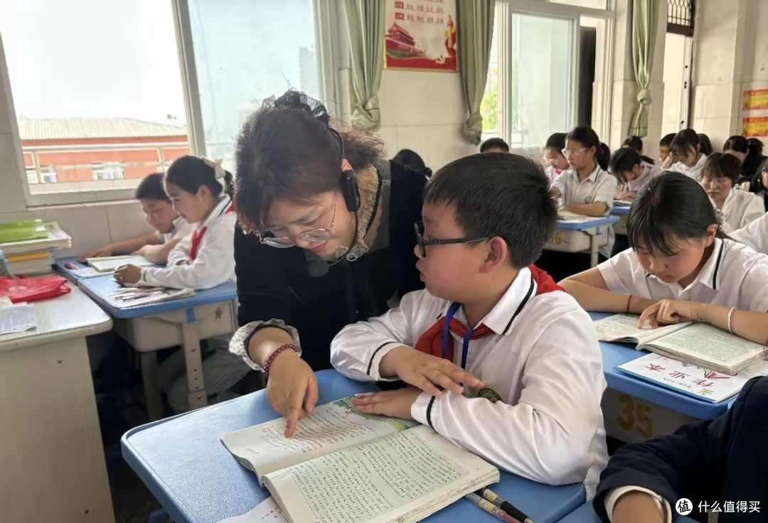 铁饭碗不香了?两年少了45万名老师,从幼儿园到大学都要变天了