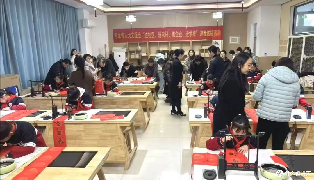 河北省人大文促会书画院:“四进”迎春送福