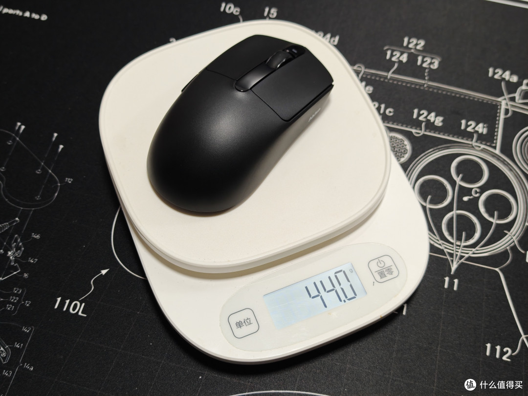 Akko新品 灵动v9 Ultra三模游戏鼠标,轻量化、双8K回报率,好用