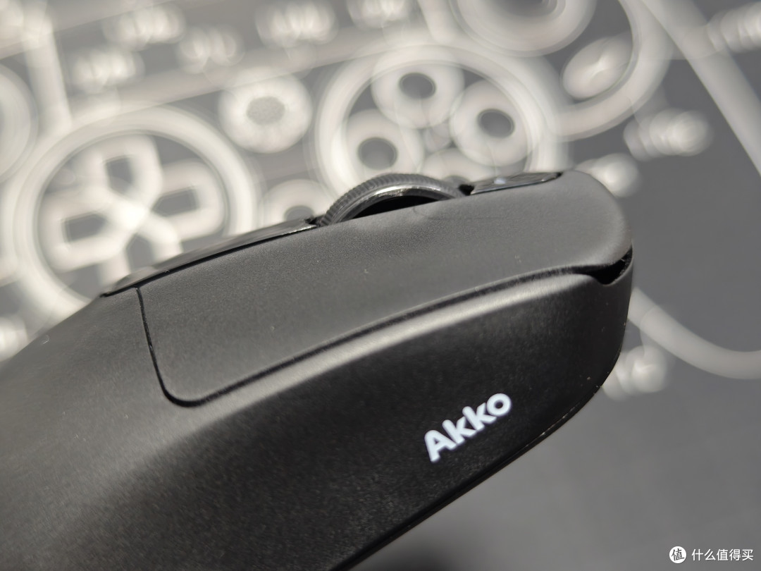 Akko新品 灵动v9 Ultra三模游戏鼠标,轻量化、双8K回报率,好用