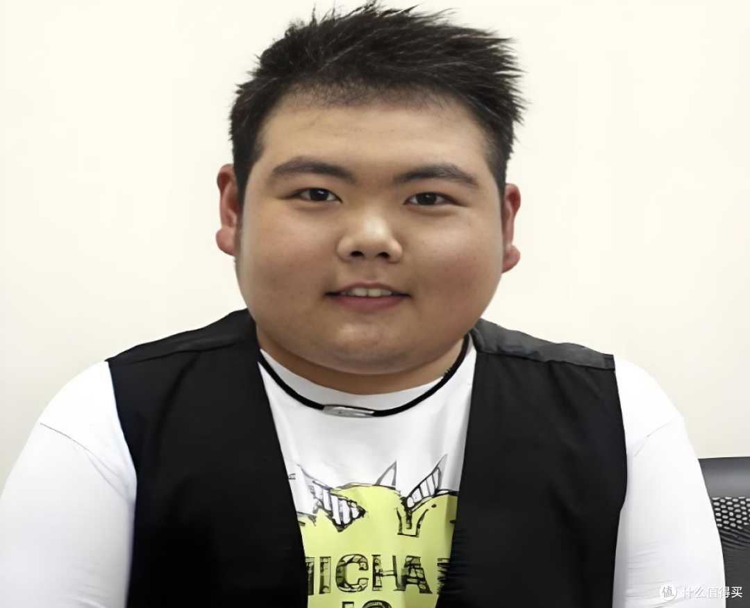 初代网红小胖彻底隐退:结婚生女瘦30斤,送娃买菜和普通人没两样