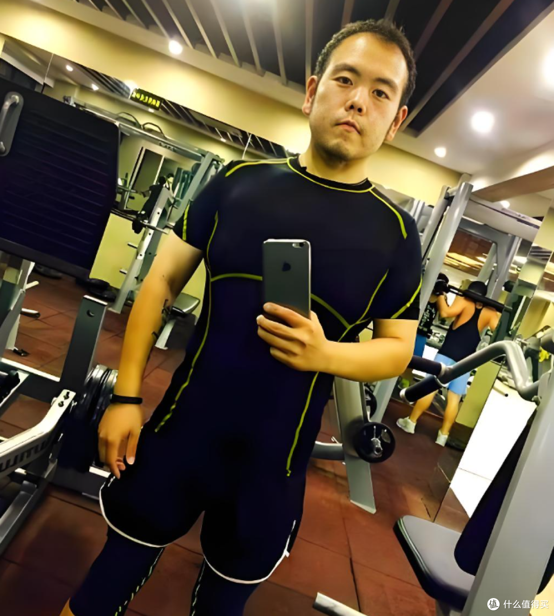 初代网红小胖彻底隐退:结婚生女瘦30斤,送娃买菜和普通人没两样