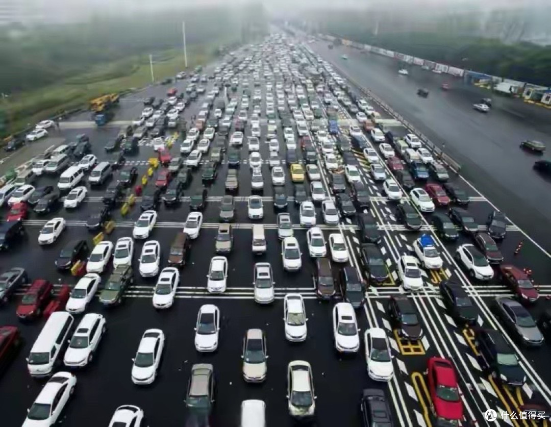 如果高速公路开始实行免费,会发生什么事情?不能高兴太早!