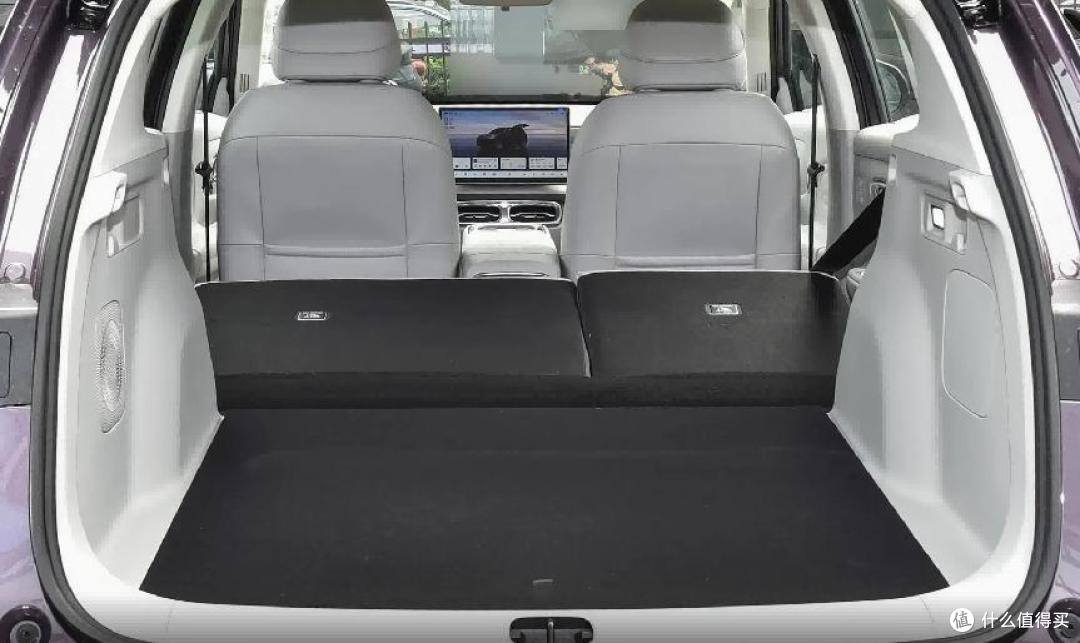 十万级全能纯电SUV:零跑B10悦享版性能、安全与科技全面解析