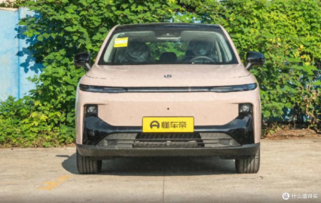 十万级全能纯电SUV:零跑B10悦享版性能、安全与科技全面解析