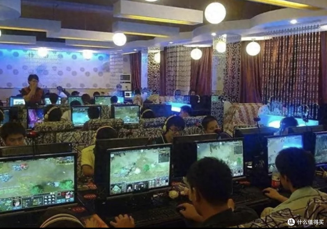从网吧少年到ROG全家桶:我的电竞装备进化史
