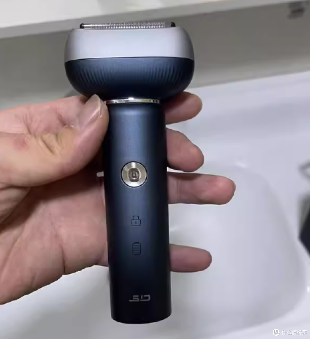 新手必看：好用往复式剃须刀怎么选？男士剃须刀什么品牌最好用？