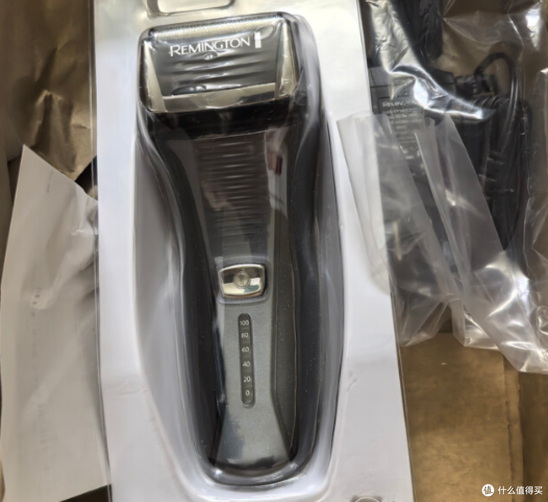 新手必看：好用往复式剃须刀怎么选？男士剃须刀什么品牌最好用？