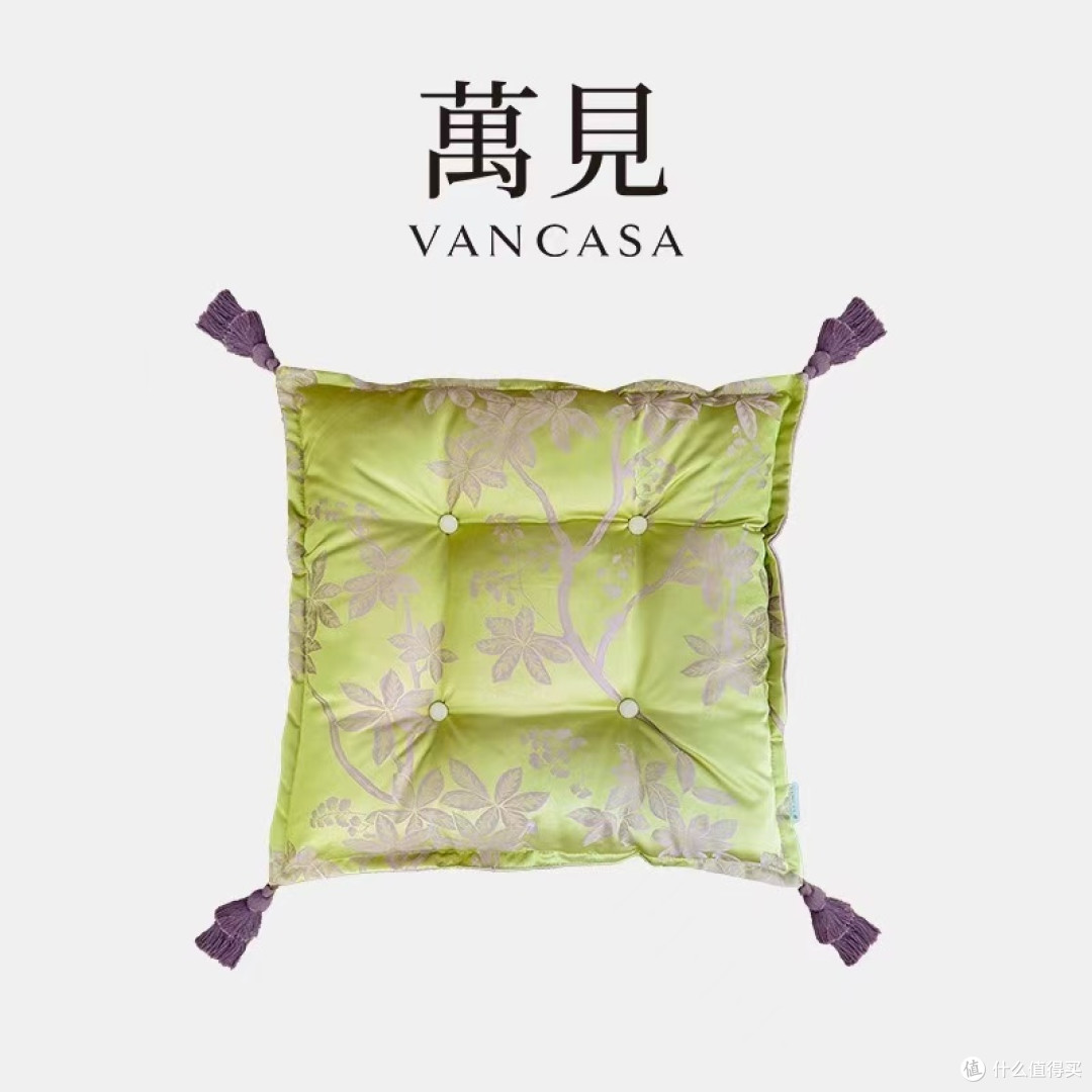 萬見「青拢翠敛」坐垫｜法式国风碰撞出的家居高级感✨