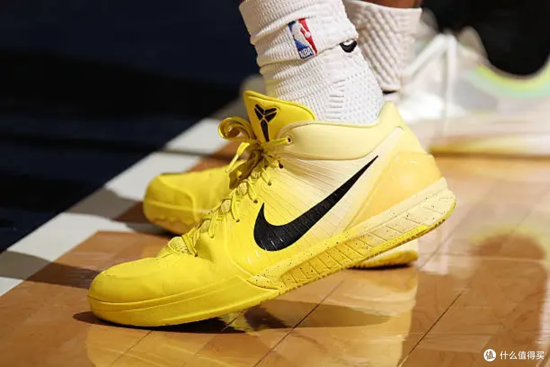 【NBA每日上脚】克拉克还是嫩了？德罗赞的科比PE才是顶美！