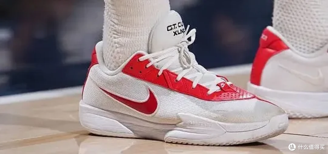 【NBA每日上脚】克拉克还是嫩了？德罗赞的科比PE才是顶美！
