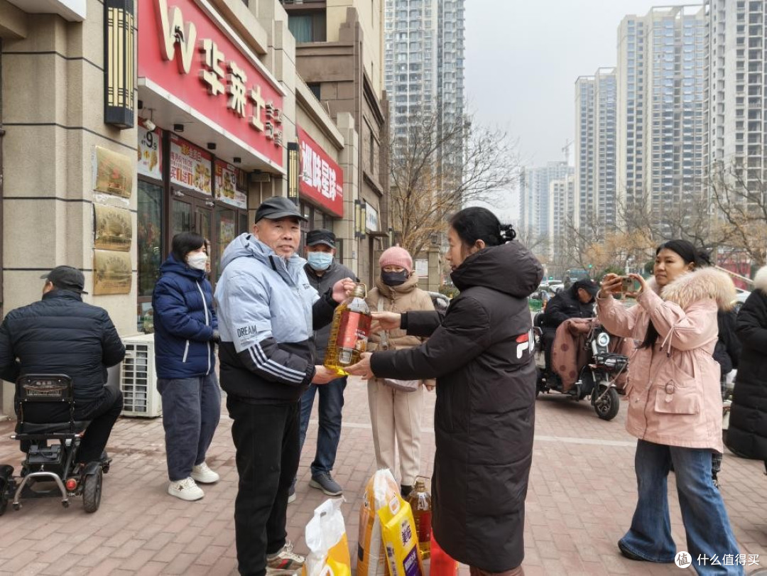 暖冬助残送温暖活动走进邯郸市丛台区慰问困难残疾人