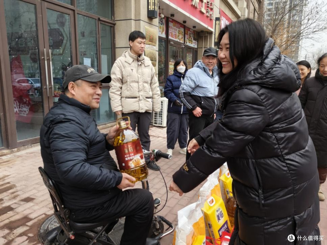 暖冬助残送温暖活动走进邯郸市丛台区慰问困难残疾人