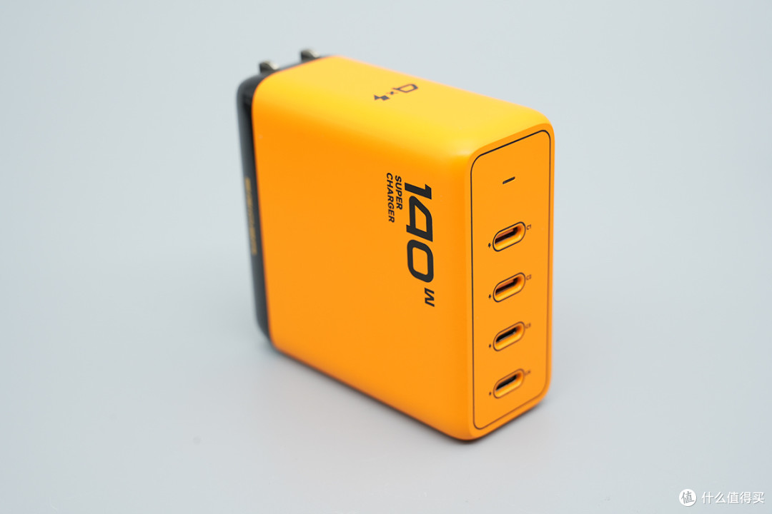 PD3.2+28V5A加持,异泽140W四口氮化镓充电器拆解
