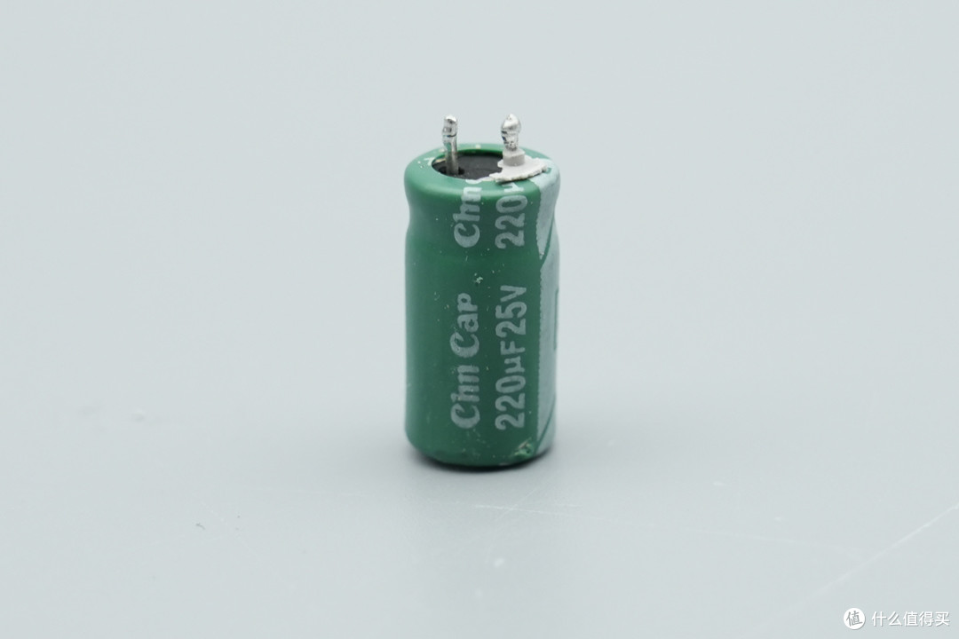 PD3.2+28V5A加持,异泽140W四口氮化镓充电器拆解