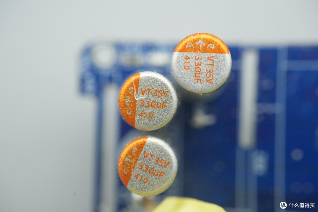 PD3.2+28V5A加持,异泽140W四口氮化镓充电器拆解
