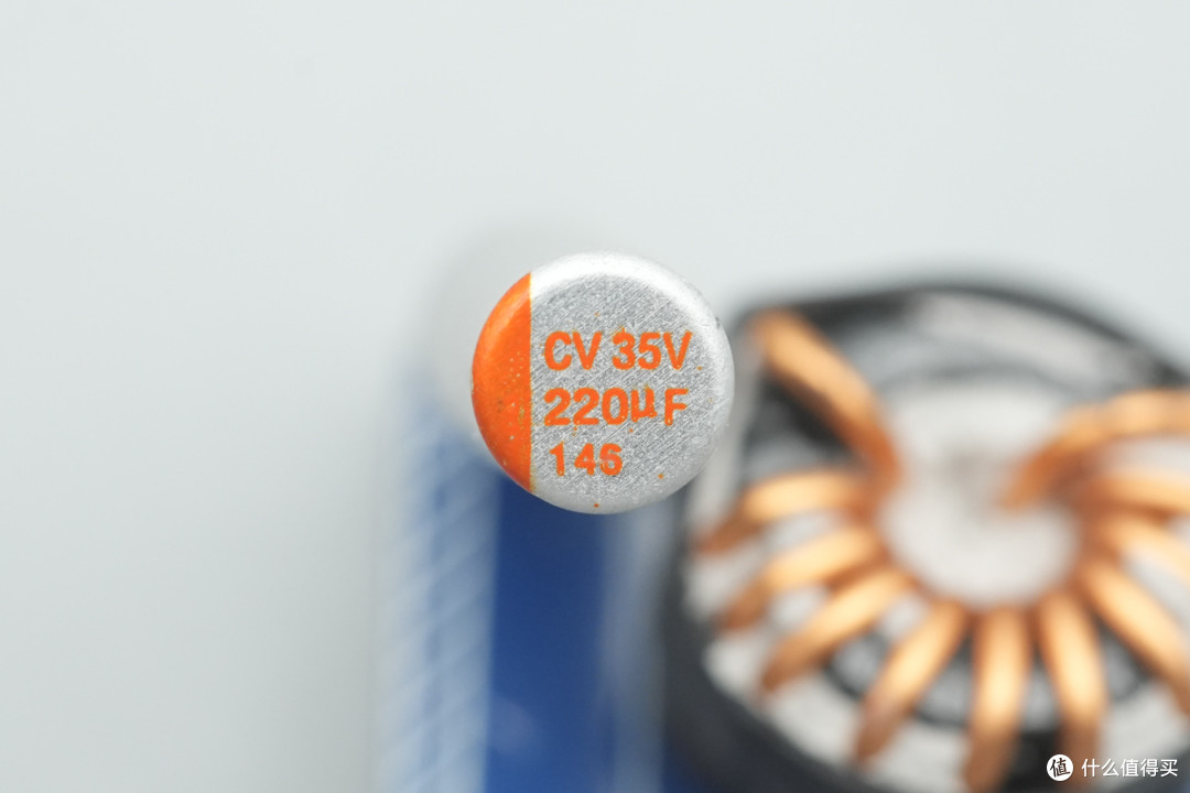 PD3.2+28V5A加持,异泽140W四口氮化镓充电器拆解